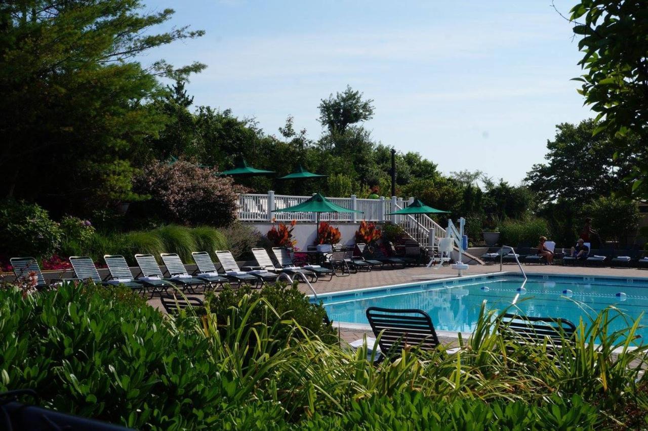 Montauk Manor Hotel Екстериор снимка The pool at the Ocean House