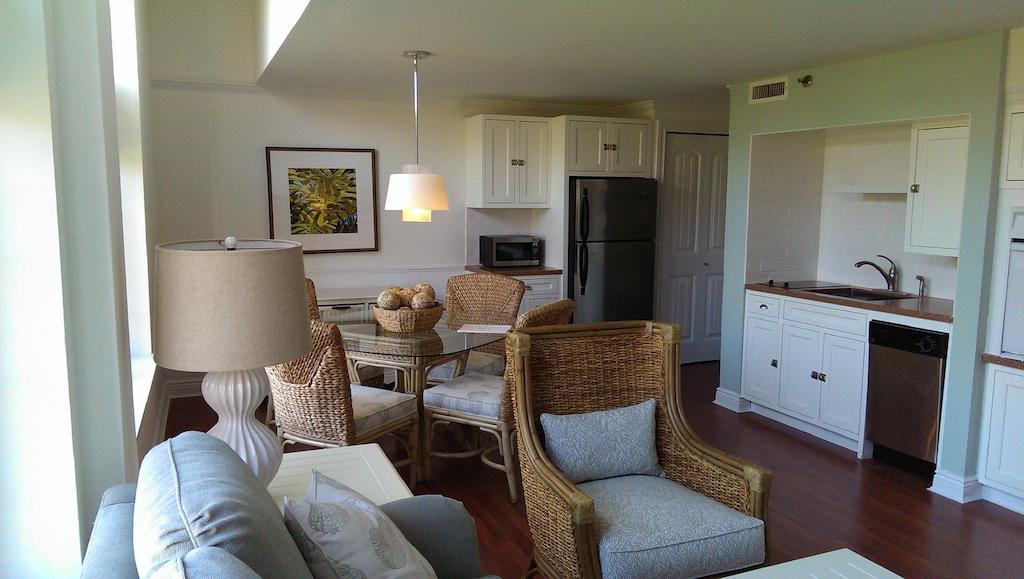 Montauk Manor Hotel Стая снимка A typical interior of a condo at the Ocean Club