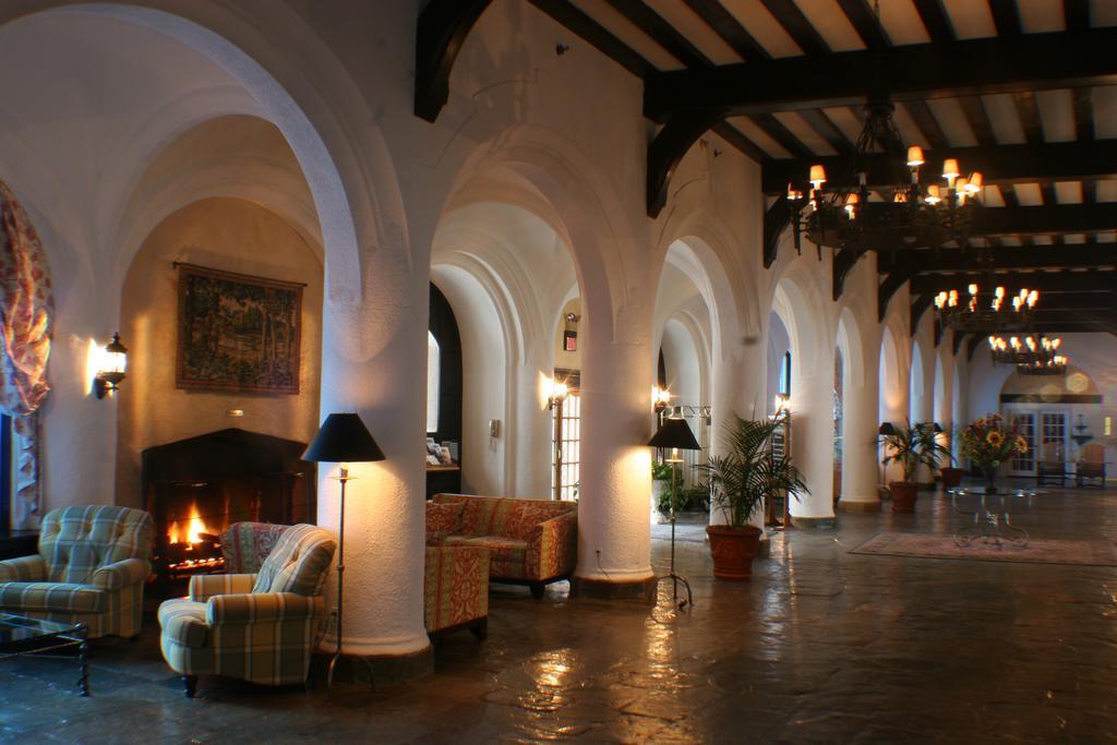 Montauk Manor Hotel Екстериор снимка The lobby of the hotel