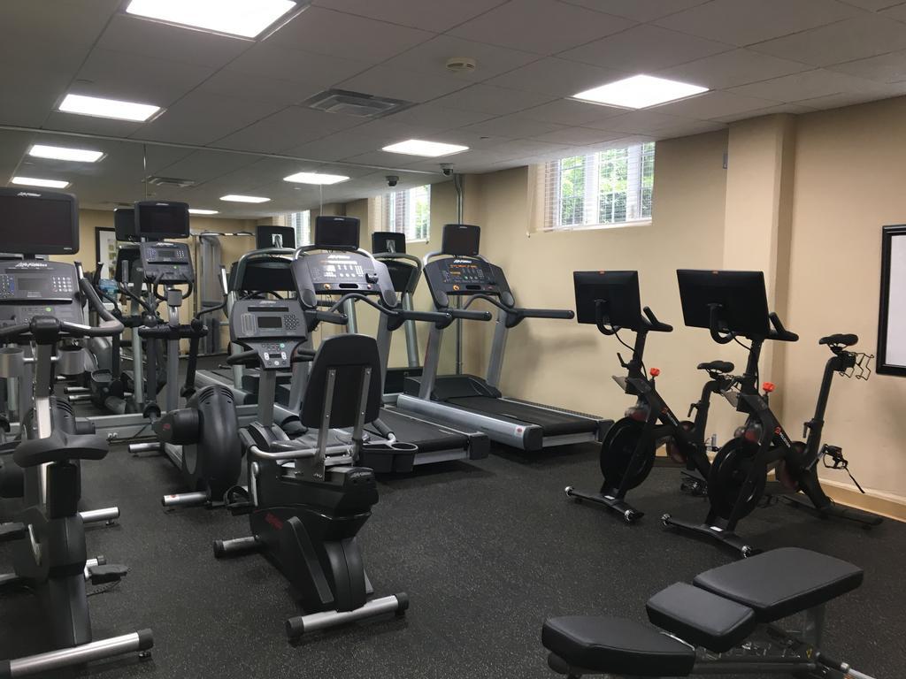 Montauk Manor Hotel Екстериор снимка The Fitness Center at the 1000 North Main Street location